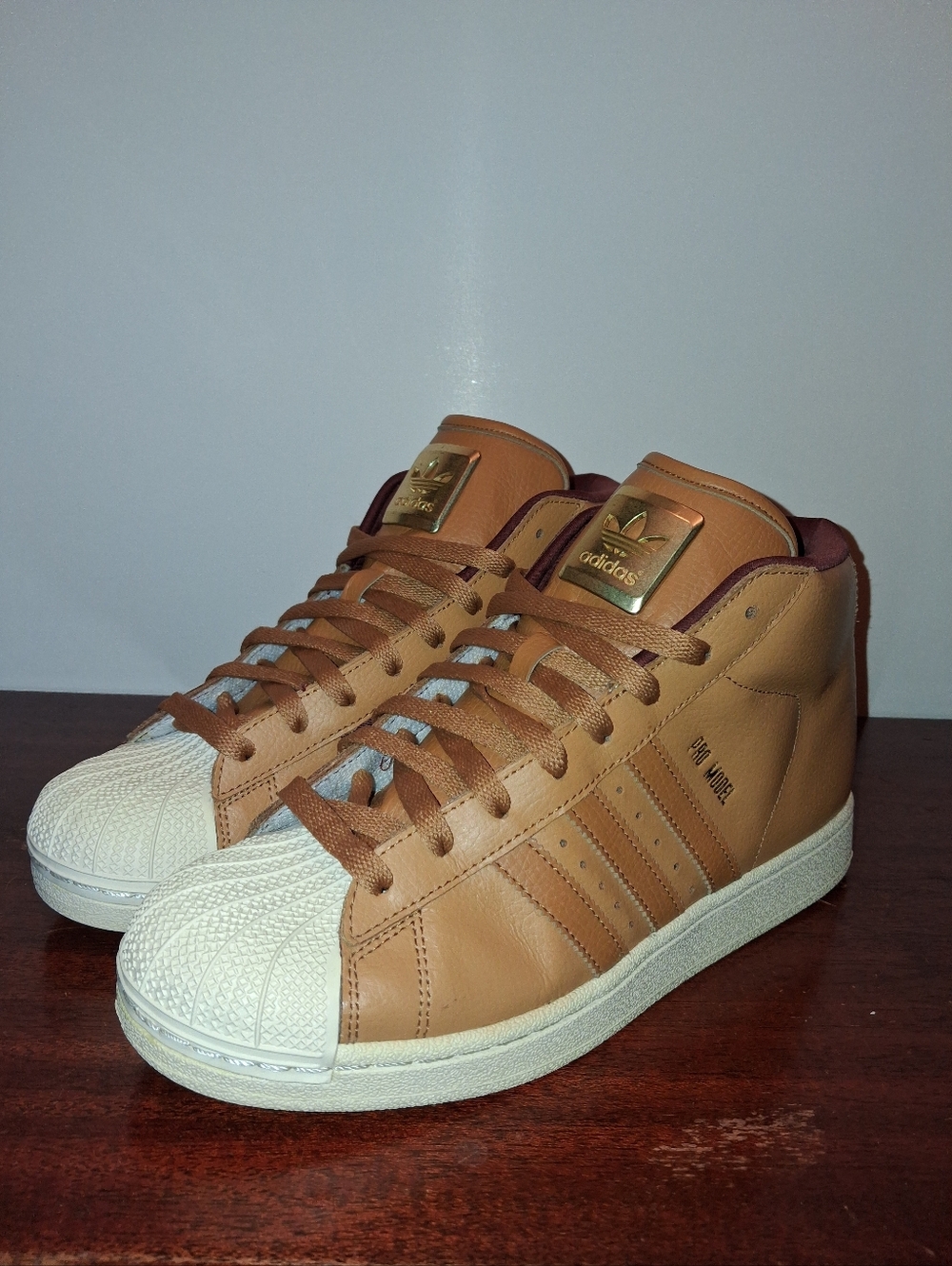 8 MENS , 9W - ADIDAS PRO MODEL SKATEBOARDING SHOE. PRE-OWNED NO BOX.